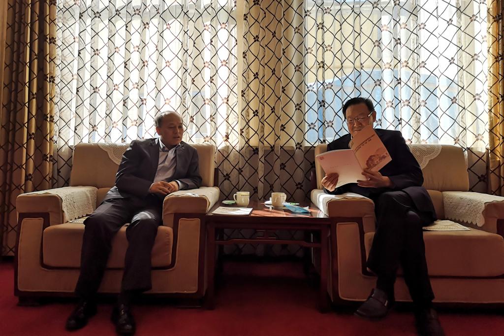 江泽林校友会见学校领导