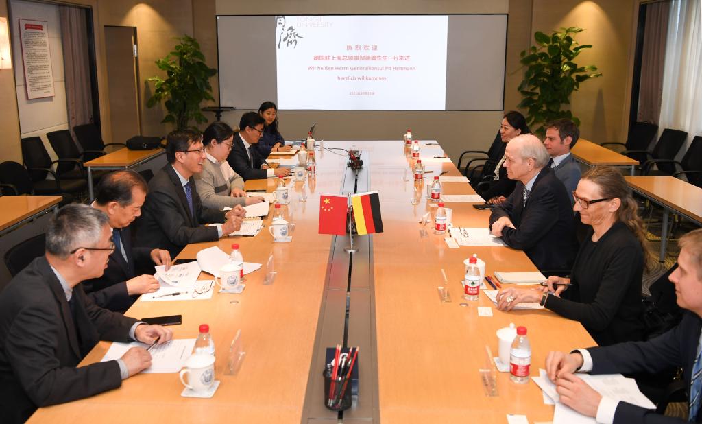 德国驻上海总领事贺德满一行来访