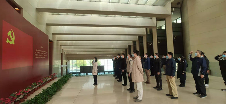 微电子学院党委组织师生代表参观“红色记忆”天津革命文物展