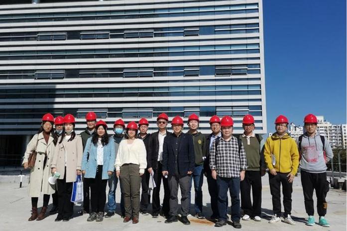 材料学院工会组织青年教师参观未来材料创制中心