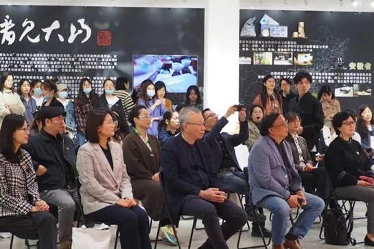 设计学院参加长三角设计学科高校党建联盟活动并走访苏州大学艺术学院