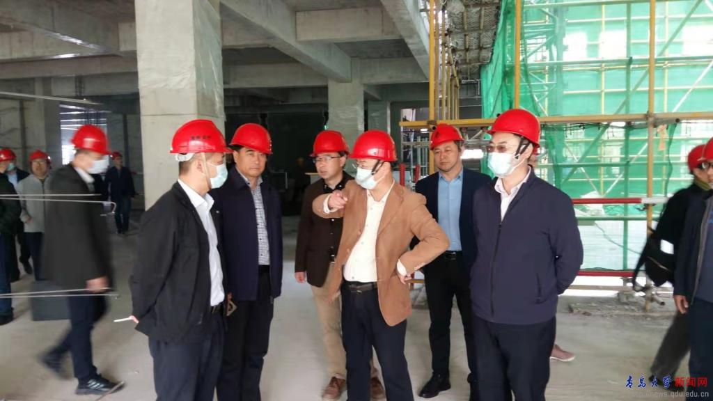 校领导调研指导生态纺织省部共建协同创新中心、浮山校区东院教学实验楼建设工作