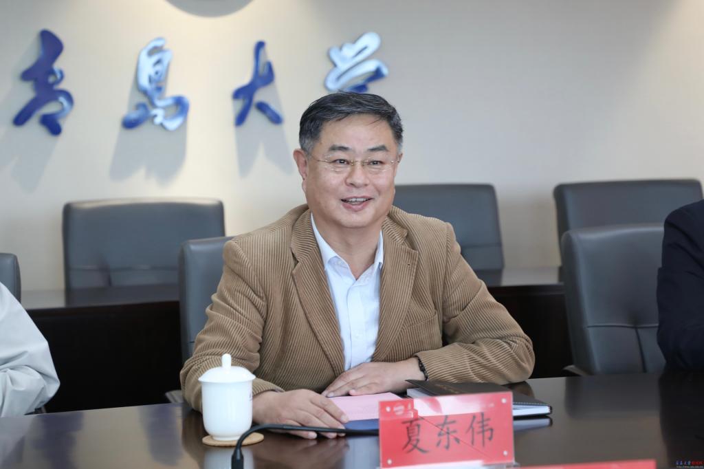 青岛西海岸新区管委主任、黄岛区区长周安一行来校座谈交流“物理农业”工作