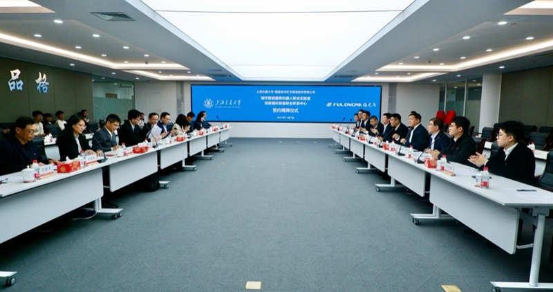 上海交大-福建龙马环卫“城市智能服务机器人联合实验室”“双碳循环装备联合研发中心”签约揭牌仪式举行