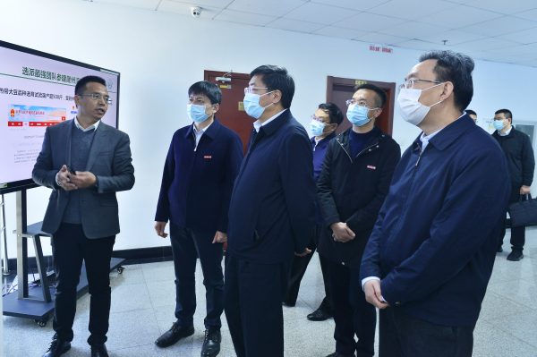 江苏省副省长马欣来南农调研指导