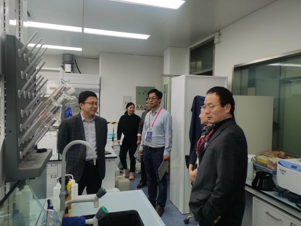 我校开展实验室危险化学品专项检查