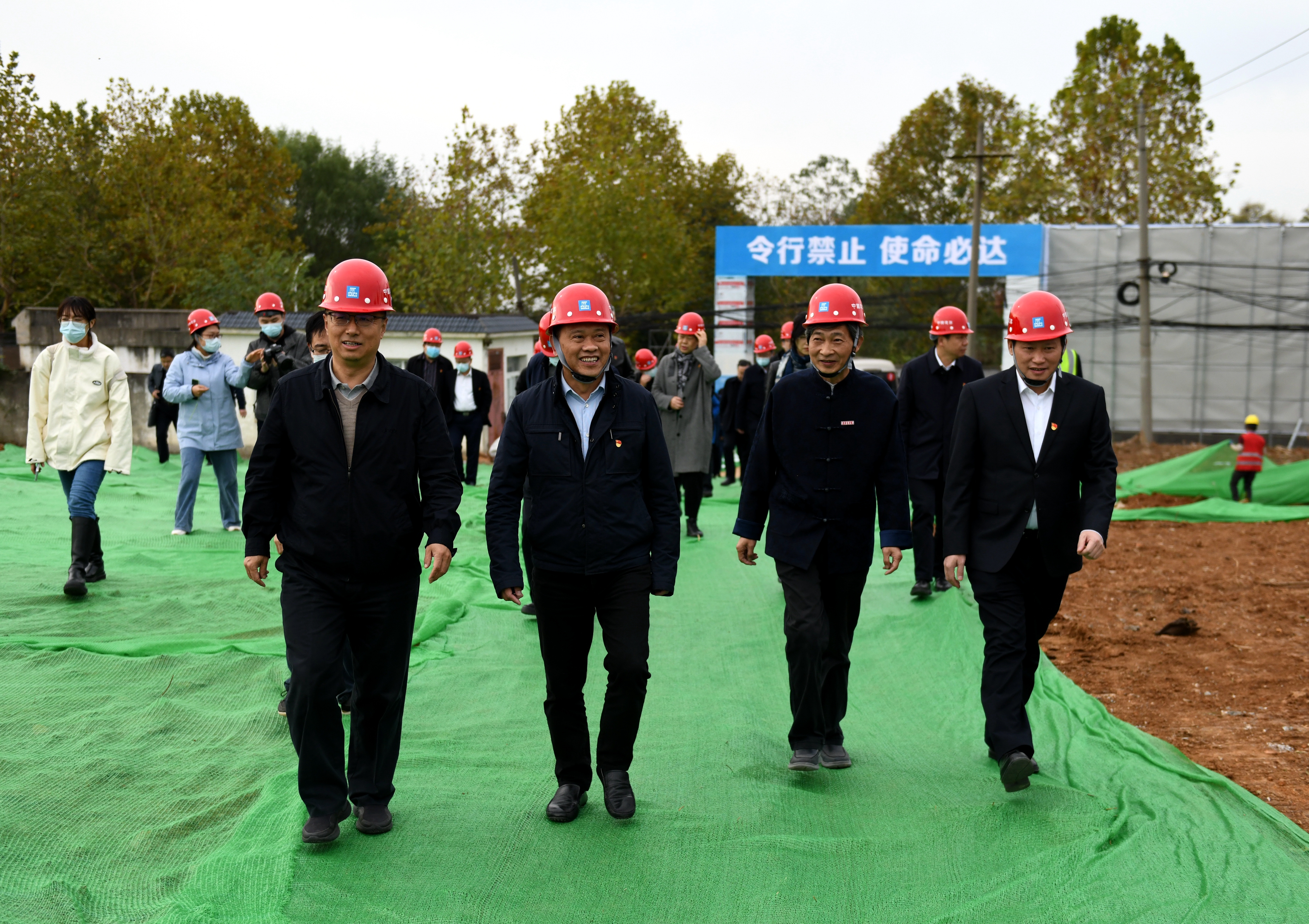 学史力行：学校党委与洪山区委开展专题中心组联组学习