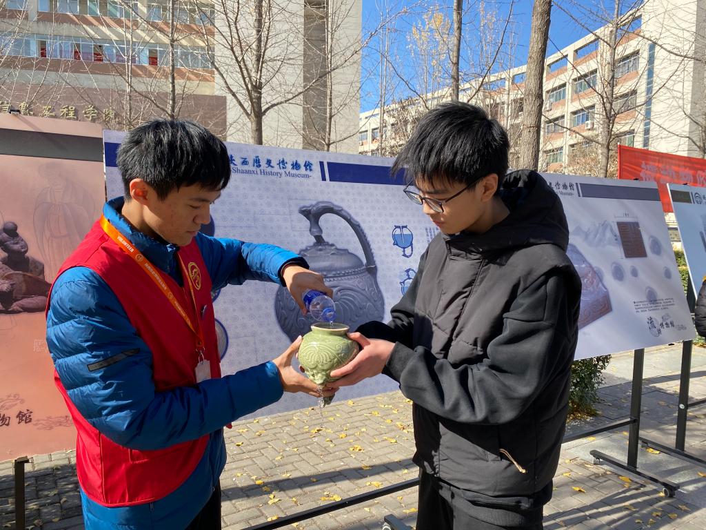 我校青年志愿者协会联合陕西历史博物馆举办“对话古今——流动博物馆进校园”活动