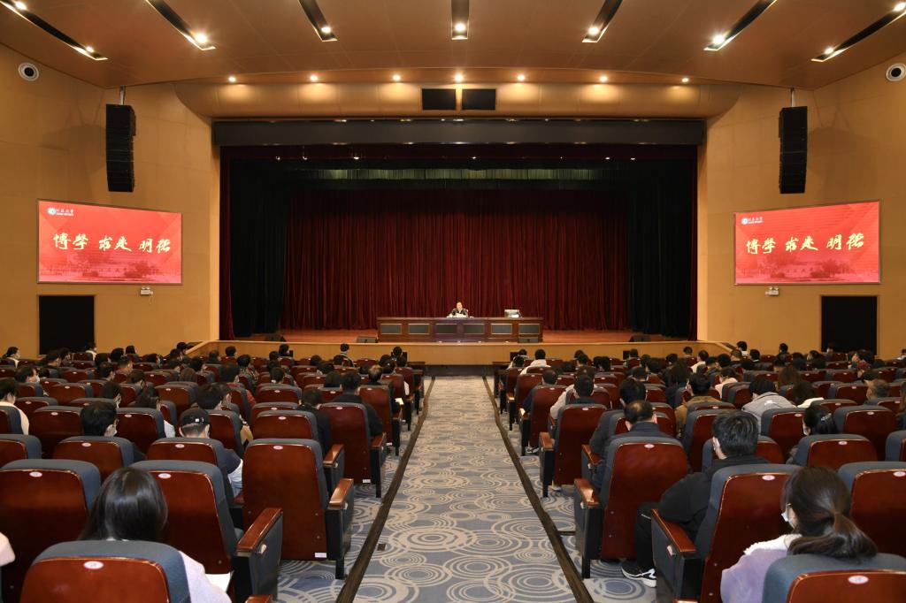 镇江市委书记马明龙来校宣讲