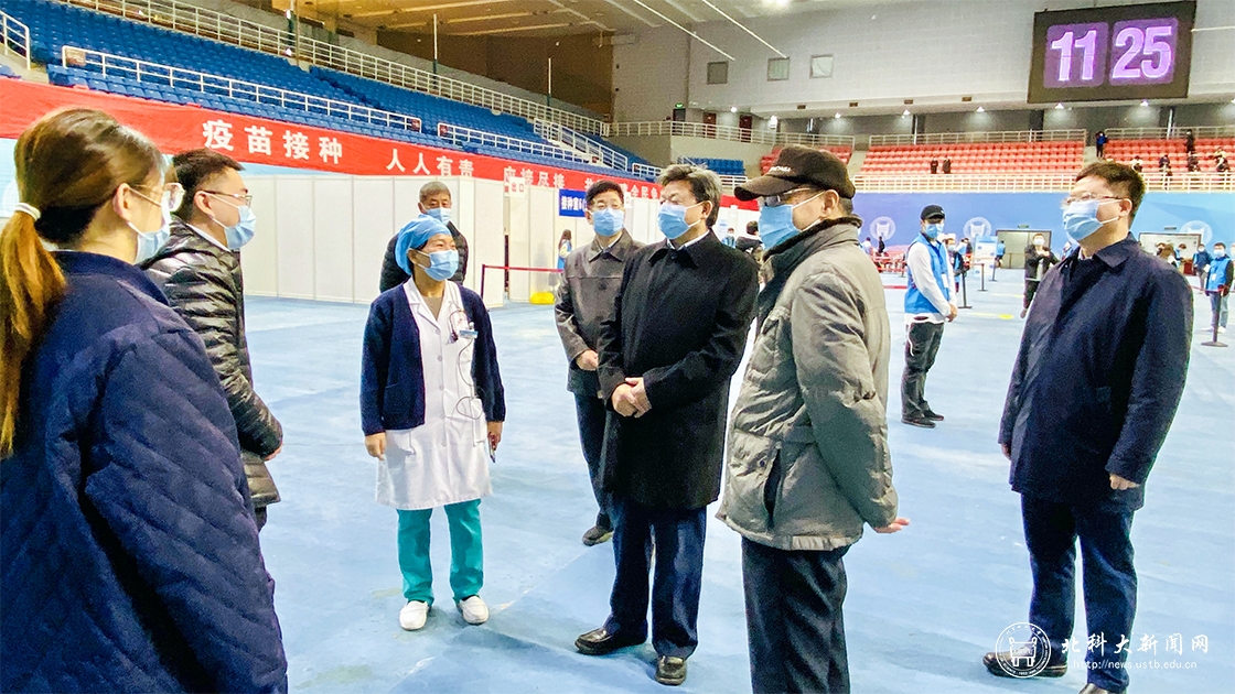学校精心组织师生新冠疫苗加强免疫集中接种工作