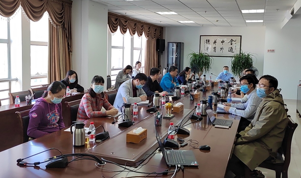 我校召开新编华文教育系列教材修改专家辅导会
