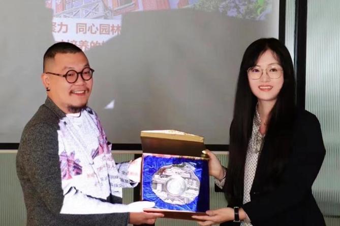 设计学院与乡伴文旅集团开展面向乡村振兴与人才培养的校企、师生共建活动