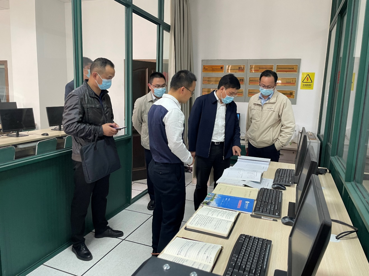 我校多措并举加强实验室安全管理与宣传工作