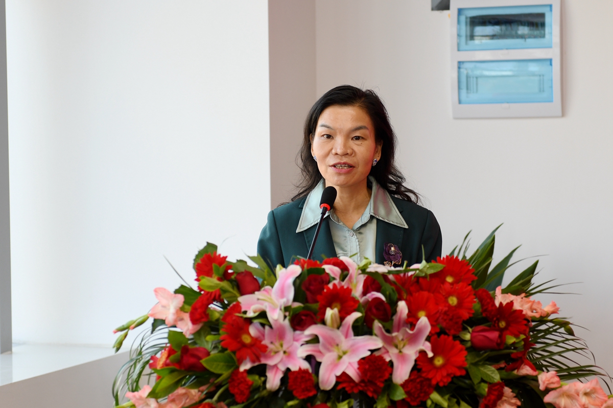 “影子科技-华中农大健康食品产业研究院”基因技术研究中心揭牌