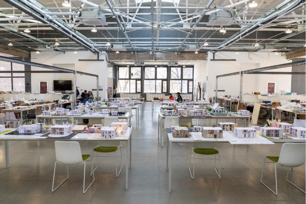 没有围墙的教室以开放的格局培养未来创新人才