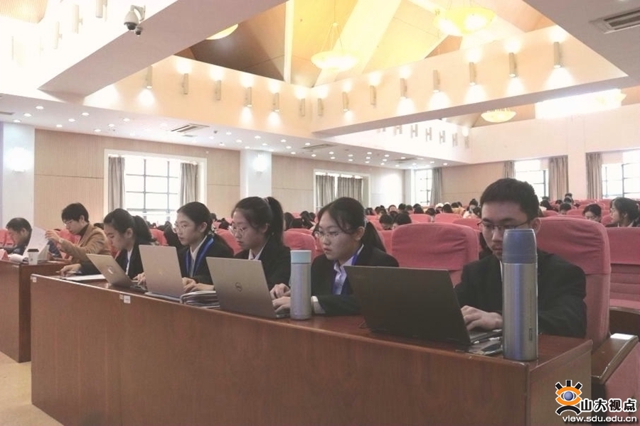 ［外语］山东大学“铿锵字句，大国担当”外交外事风采大赛举行