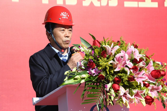 学校举行教师周转房及职工活动中心项目开工仪式