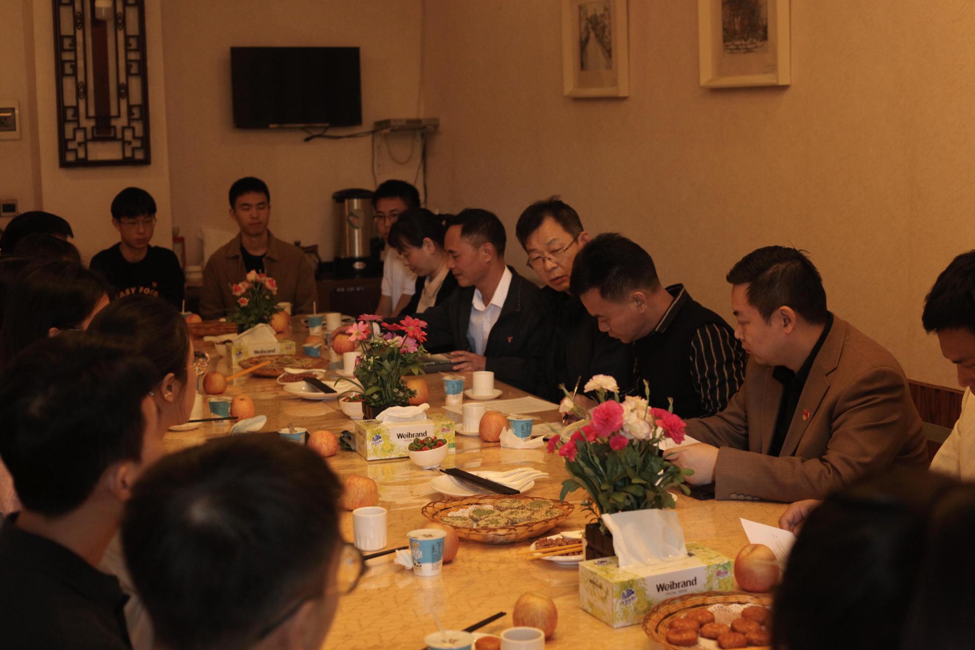 我校举行2021年第三期校领导午餐会