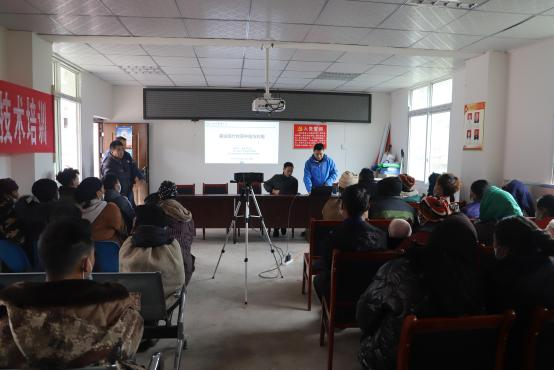 草业学院全省高校党建样板支部深入彝区助力乡村振兴