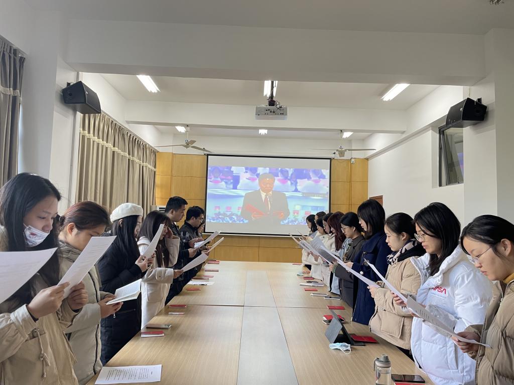 法学院举办宪法宣传周活动暨“法在身边”师生公益法律咨询中心启动仪式