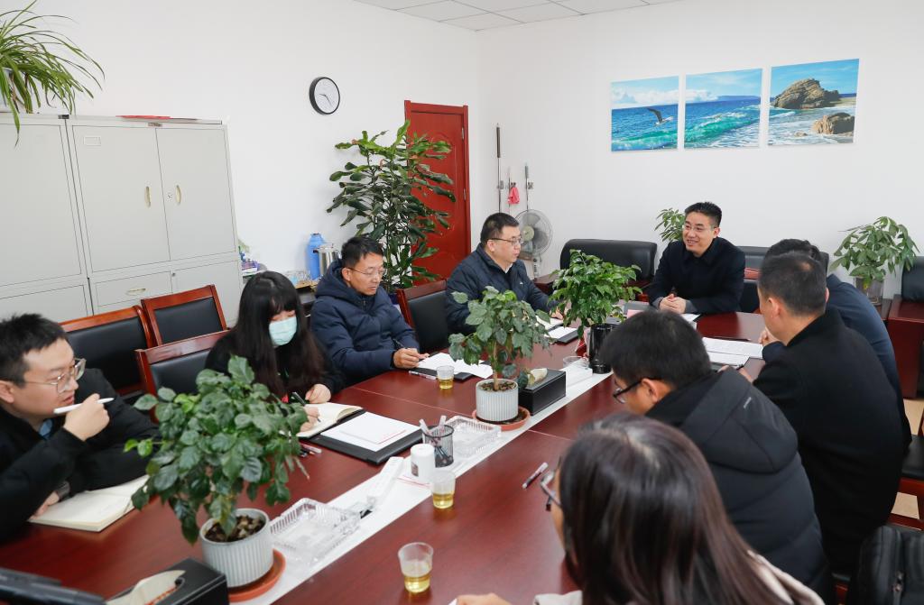 田祥宇校长在期刊社主持新一届主编首次工作例会