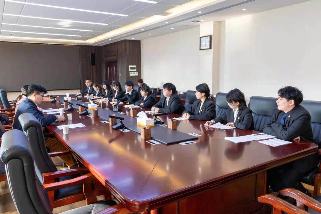 我校举行新一届学生会、研究生会主席团成员谈心谈话座谈会