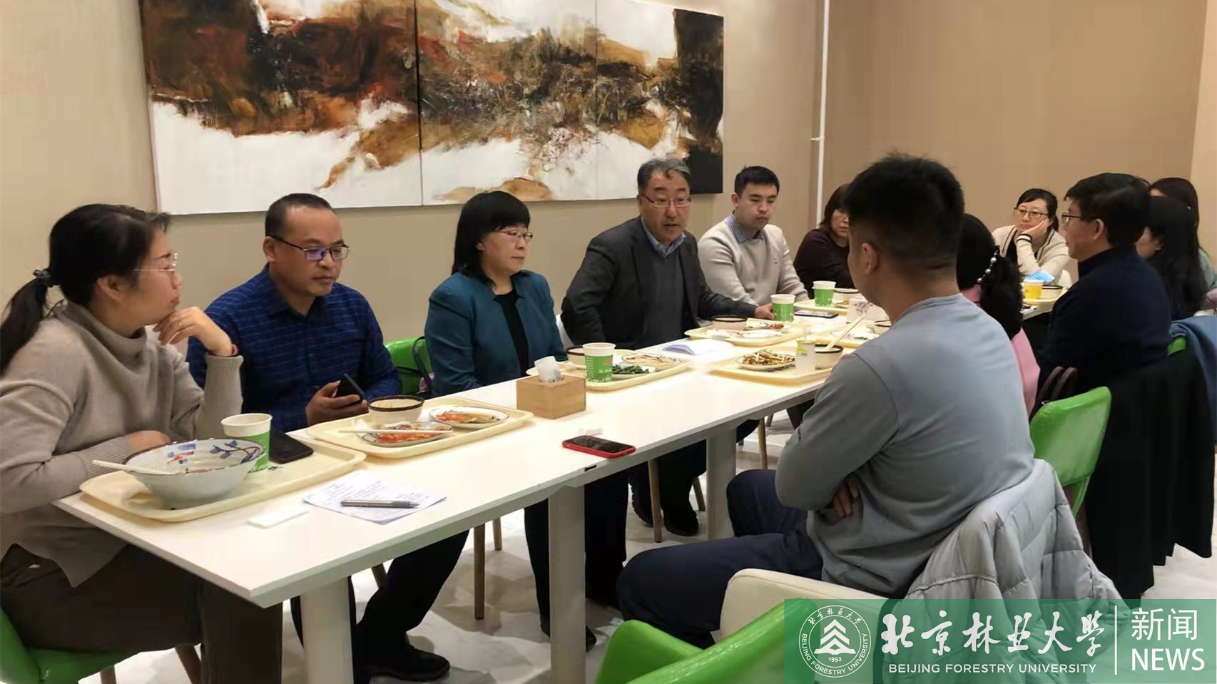 校领导参加第四期“午间有约”