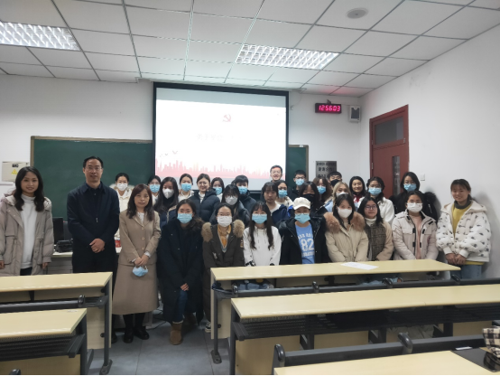 信息科学学院本科生第一党支部开展主题党日活动