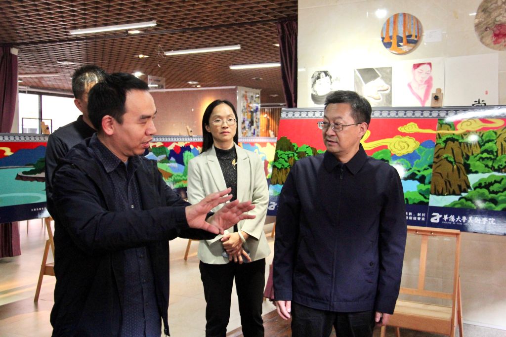我校定点帮扶闽宁镇成果展开幕