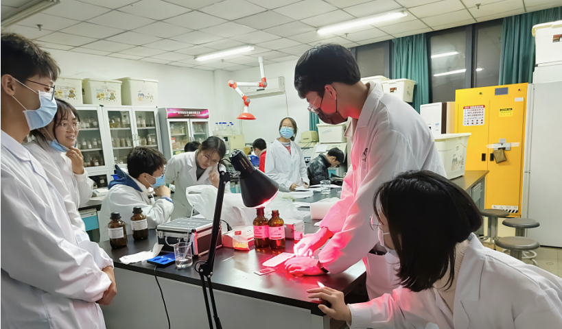 动医学院技能up101训练营助新生初露锋芒