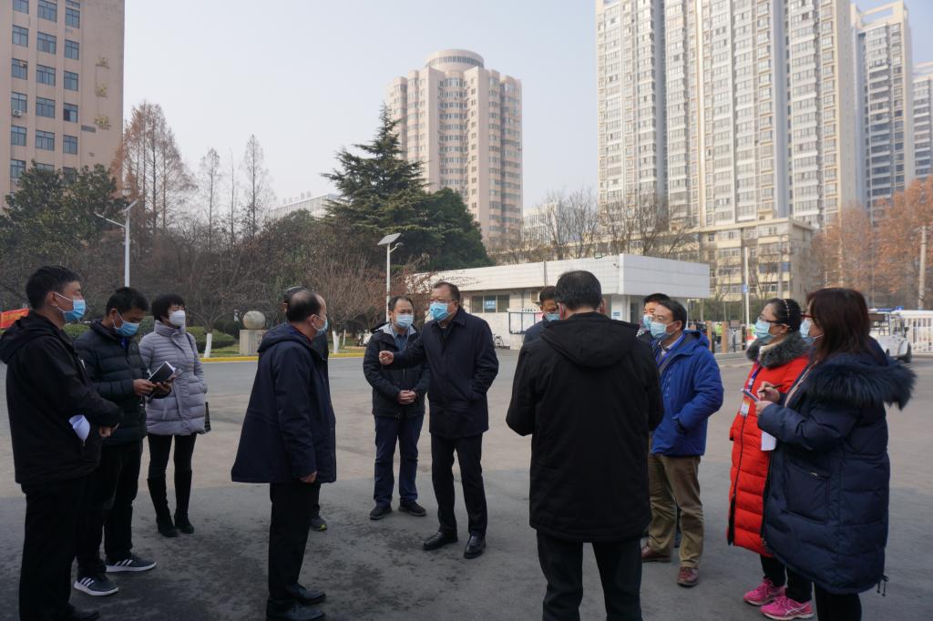 卢建军检查雁塔校区研究生招生考试疫情防控及准备工作