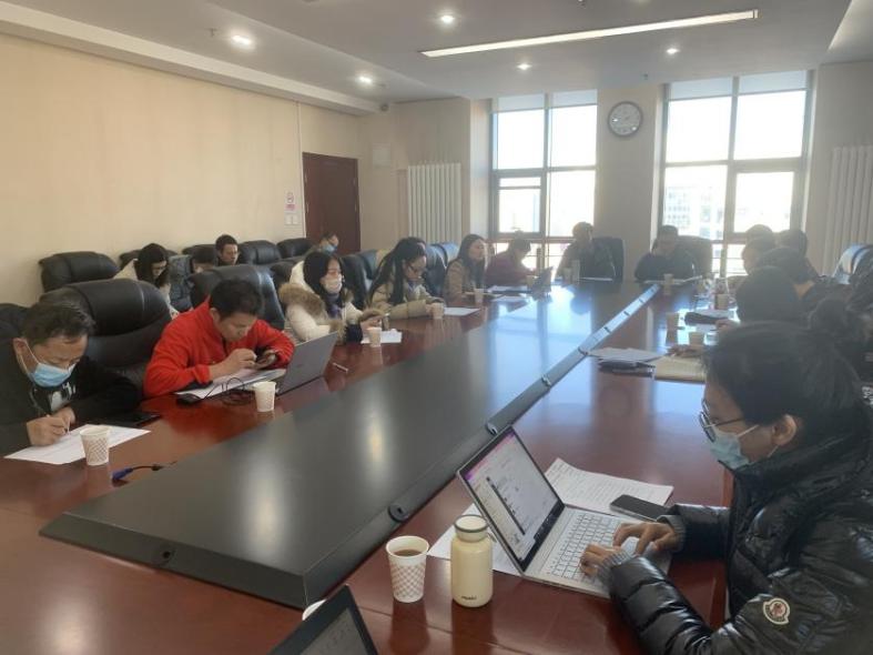 学校召开教师党支部书记学习贯彻党的十九届六中全会精神暨建言献