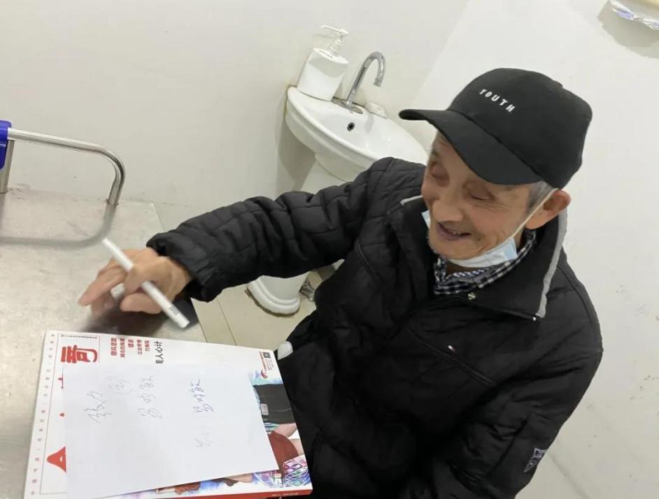 【为师生办实事】换位体验换心思考守望相助增进理解