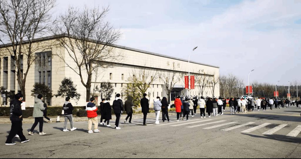 齐心战“疫”彰显“硬核”担当——我校学工干部全心守护学校疫情防控工作学生主阵地