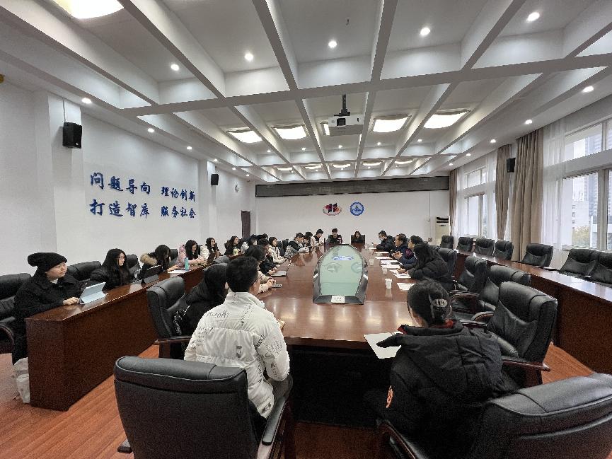 法律硕士教育中心召开2022年首场“我与主任面对面”研究生座谈会