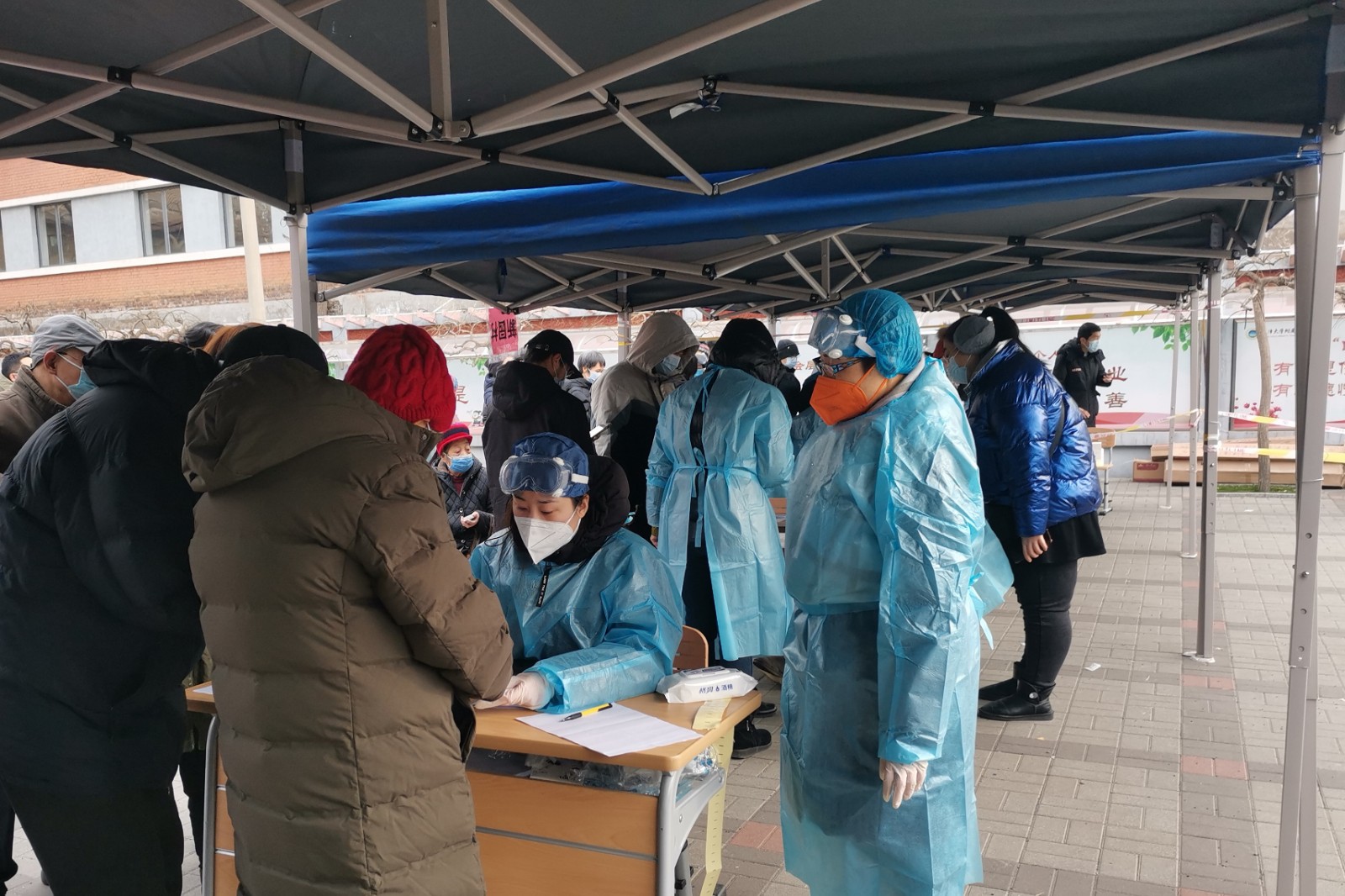 守护师生防控有我——小幼医人在行动