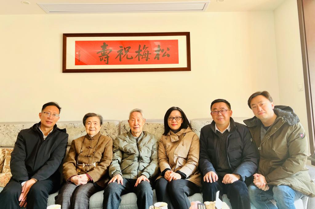校领导走访慰问生物工程学院离退休老教师