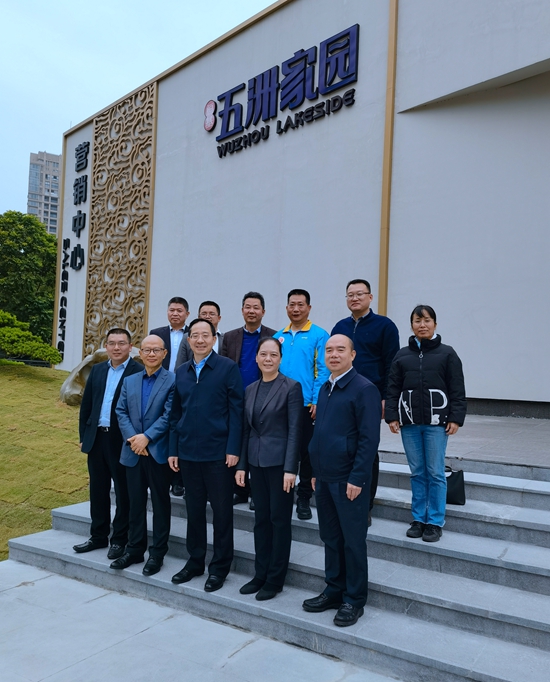 王斌伟书记走访珠海校友