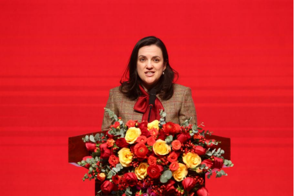 圆梦北语，扬帆起航——北京语言大学2022届春季毕业典礼暨学位授予仪式隆