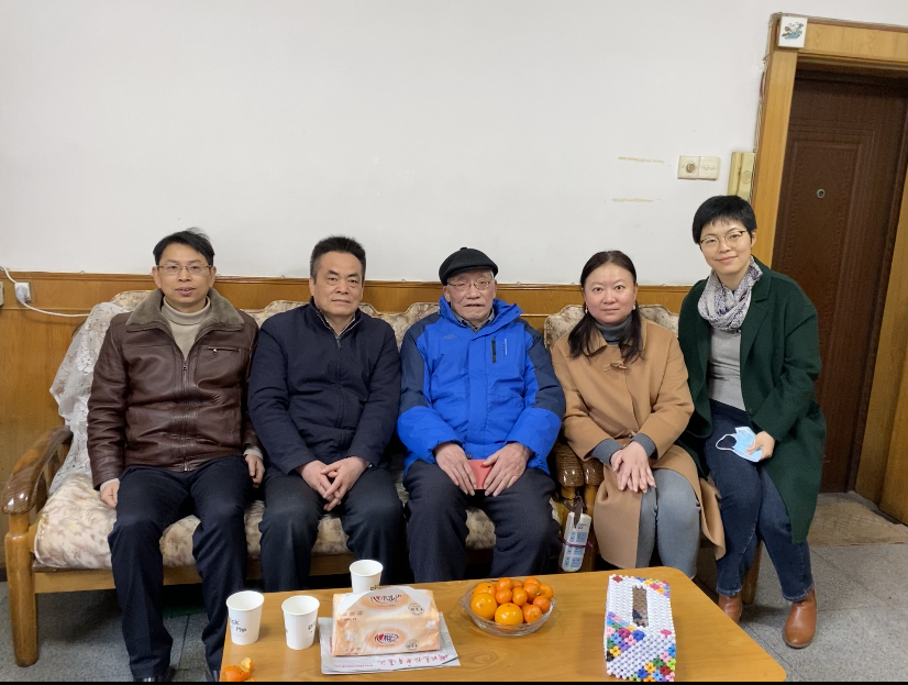 校民建走访慰问离退休会员