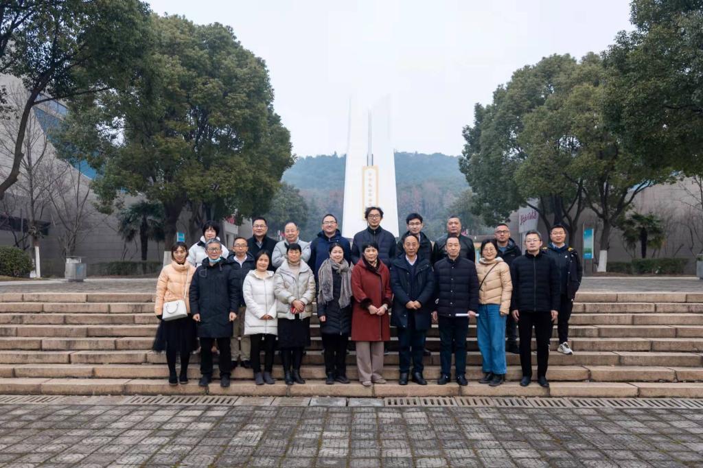 学校组织统战代表人士赴江阴开展主题考察调研活动