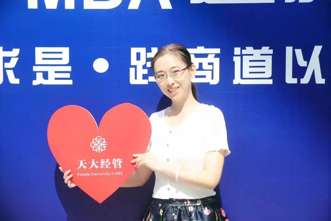 凝聚正能量的抗疫漫画，出自天大这位MBA学生