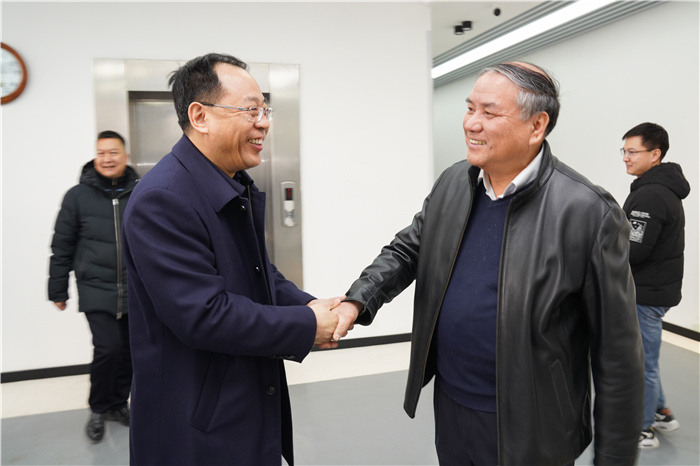 省教育厅厅长李秋柱来校看望慰问赵阳升院士