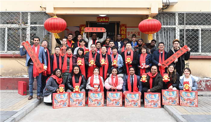 新春送祝福太理暖心年校领导春节前夕看望慰问留校国际学生