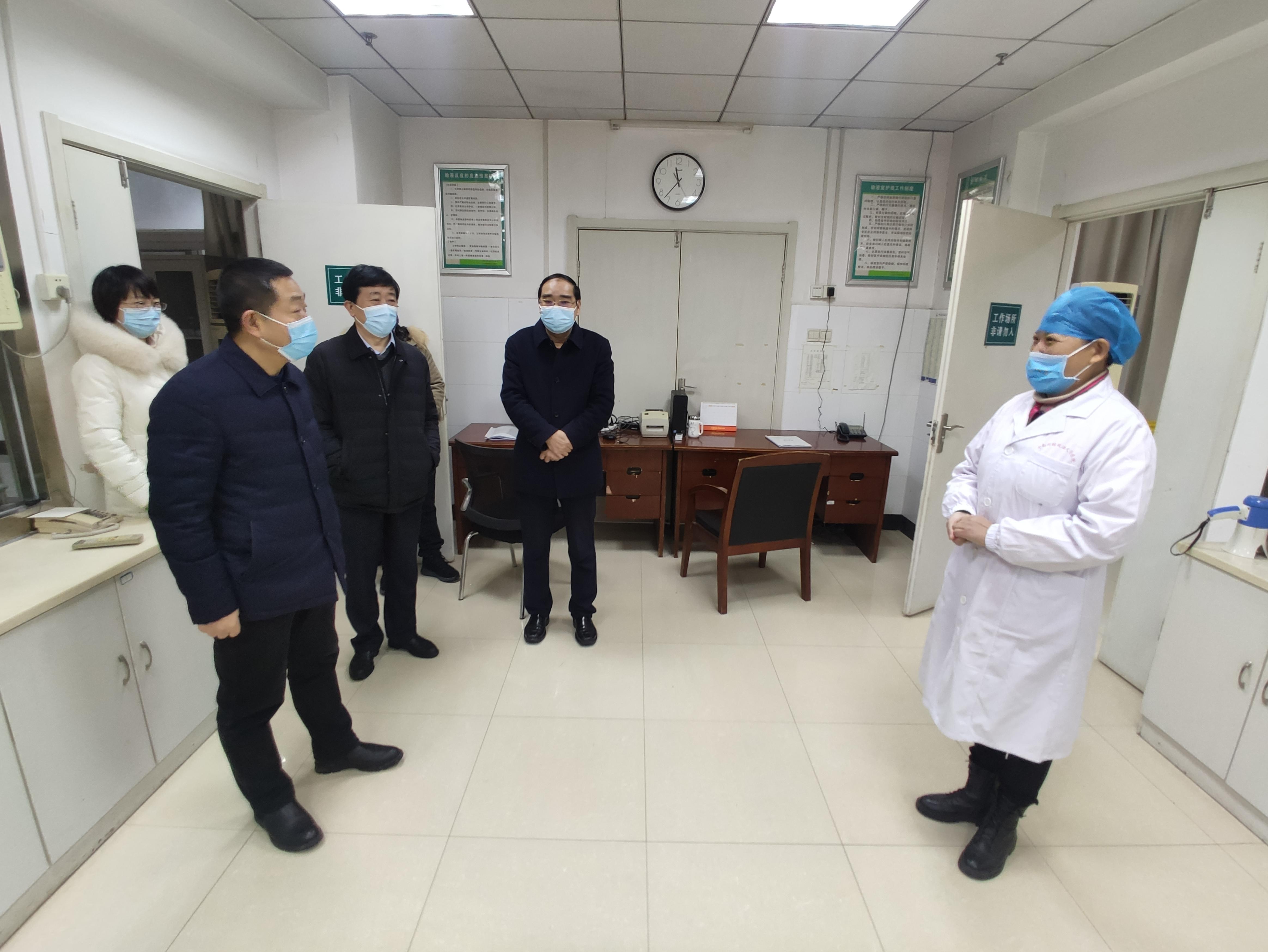 校领导看望慰问寒假留校师生和值守一线职工