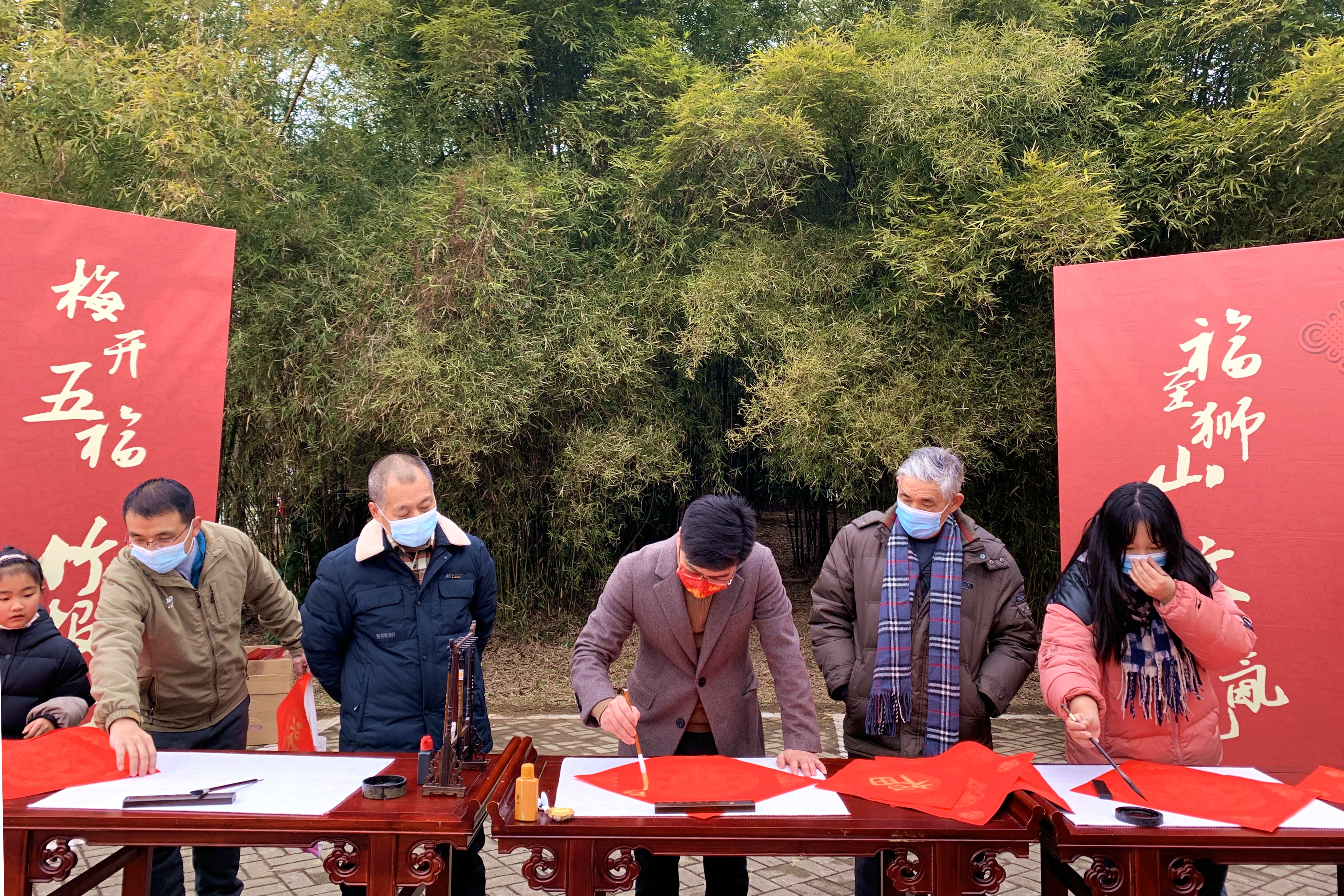 大年初一：福虎贺岁狮山春