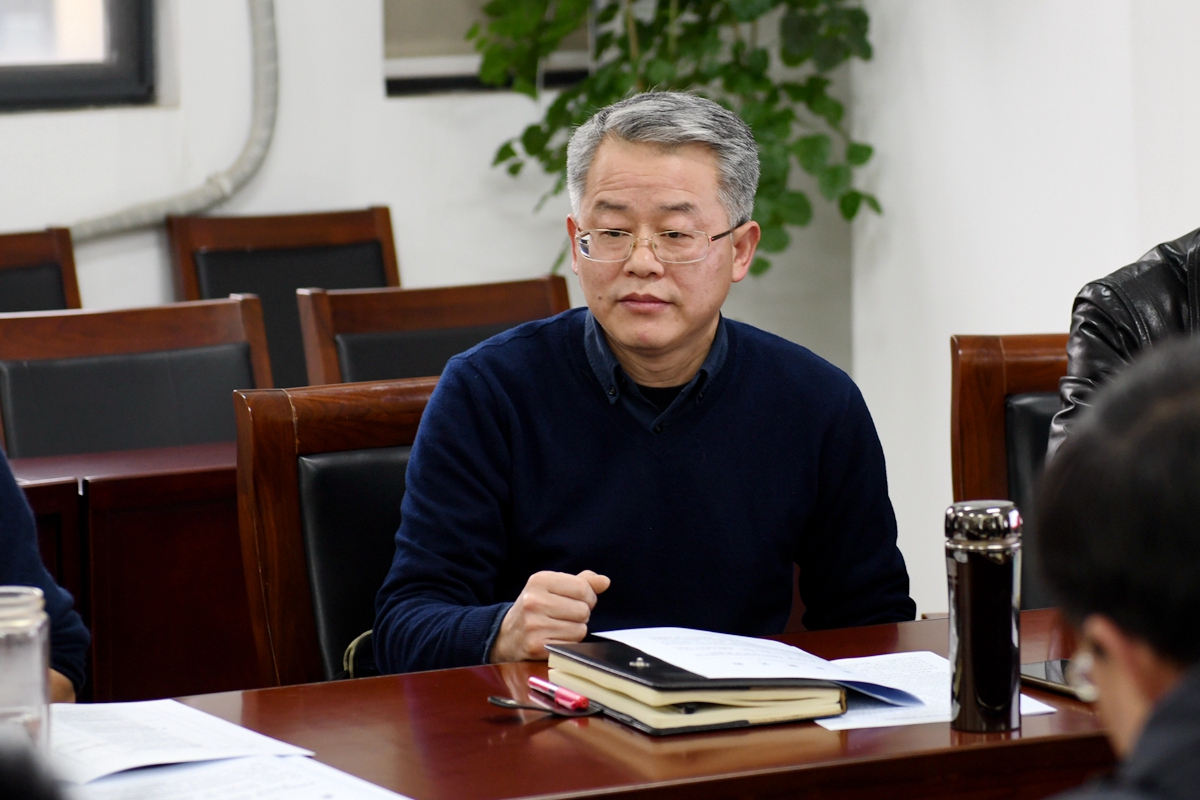 学校思想政治理论课建设领导小组召开现场办公会