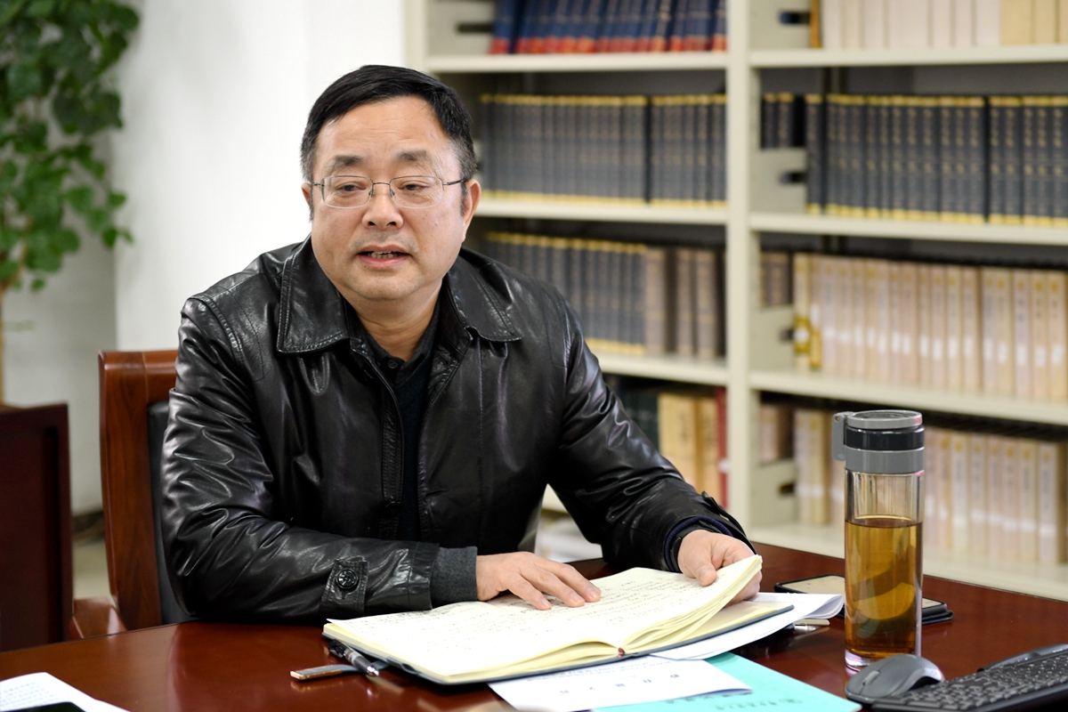 学校思想政治理论课建设领导小组召开现场办公会