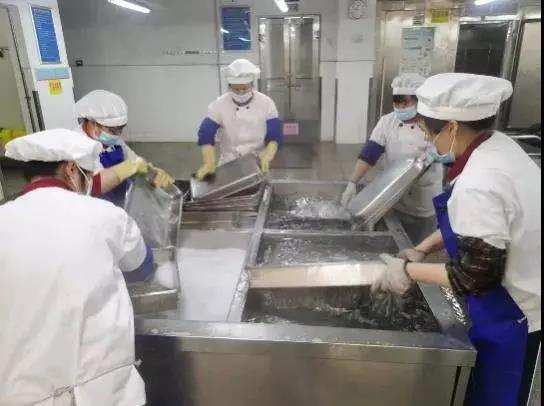 春满广大学子返校进行时