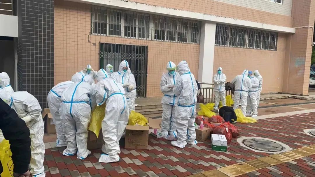 守望相助众志成城——广州大学师生员工共抗疫情校园临时管控顺利解除